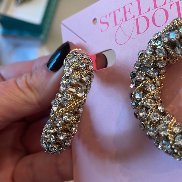 Stella & Dot Chain Jewels Hoop Statement Earring NWT - Picture 2 of 4